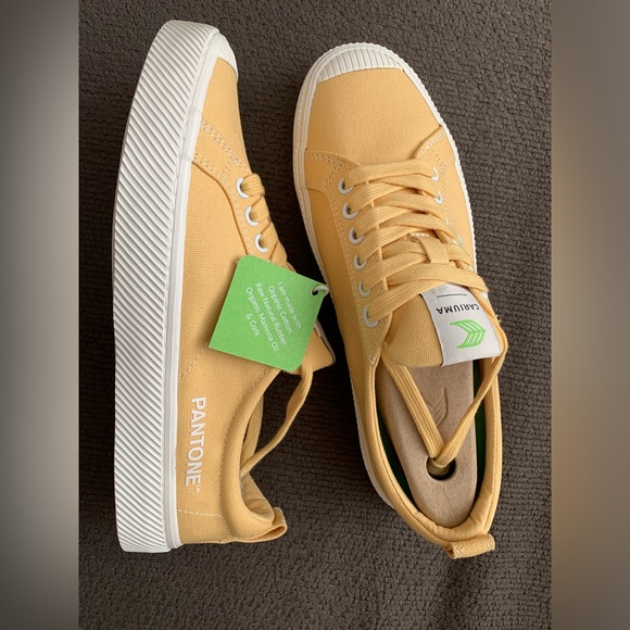 Cariuma Shoes - Cariuma Unisex OCA Pantone Low Cornsilk Canvas Sneaker NIB🌴